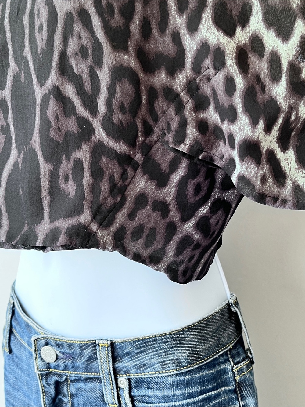 Y2K Yves Saint Laurent Leopard Print Silk Kimono Sleeve Open Back Crop Top Sz S - Picture 6 of 9